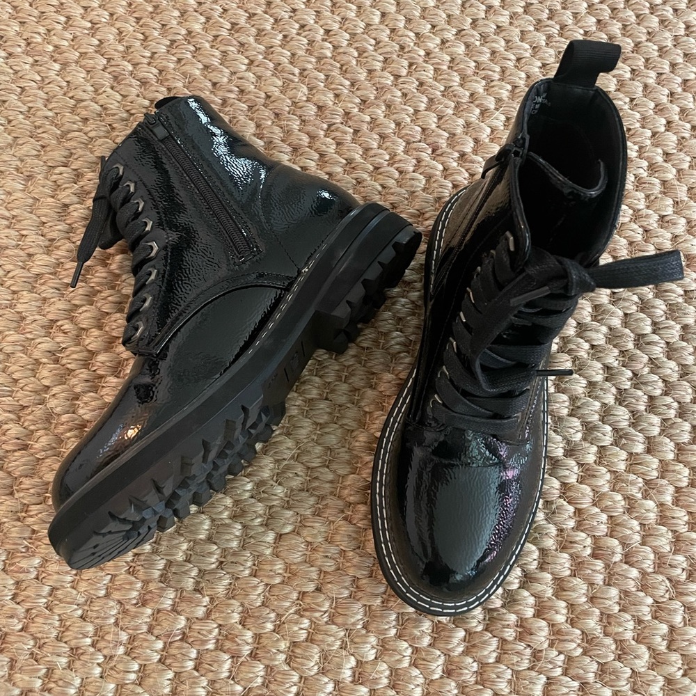 Combat Boots in Patent Leather Size 8M